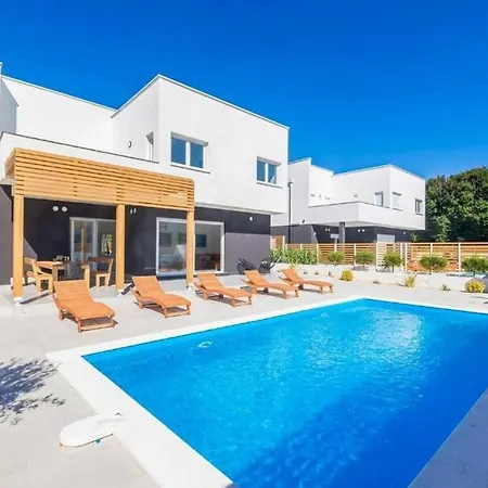 House With A Swimming Pool Pag - 23342 파그